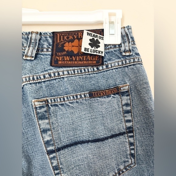 Lucky Brand Vintage Dark Wash Rancher Flare Light Wash Mid Rise Boot Cut Jeans - Picture 4 of 16